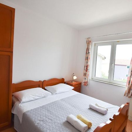 Apartments Karmen Примоштен Экстерьер фото