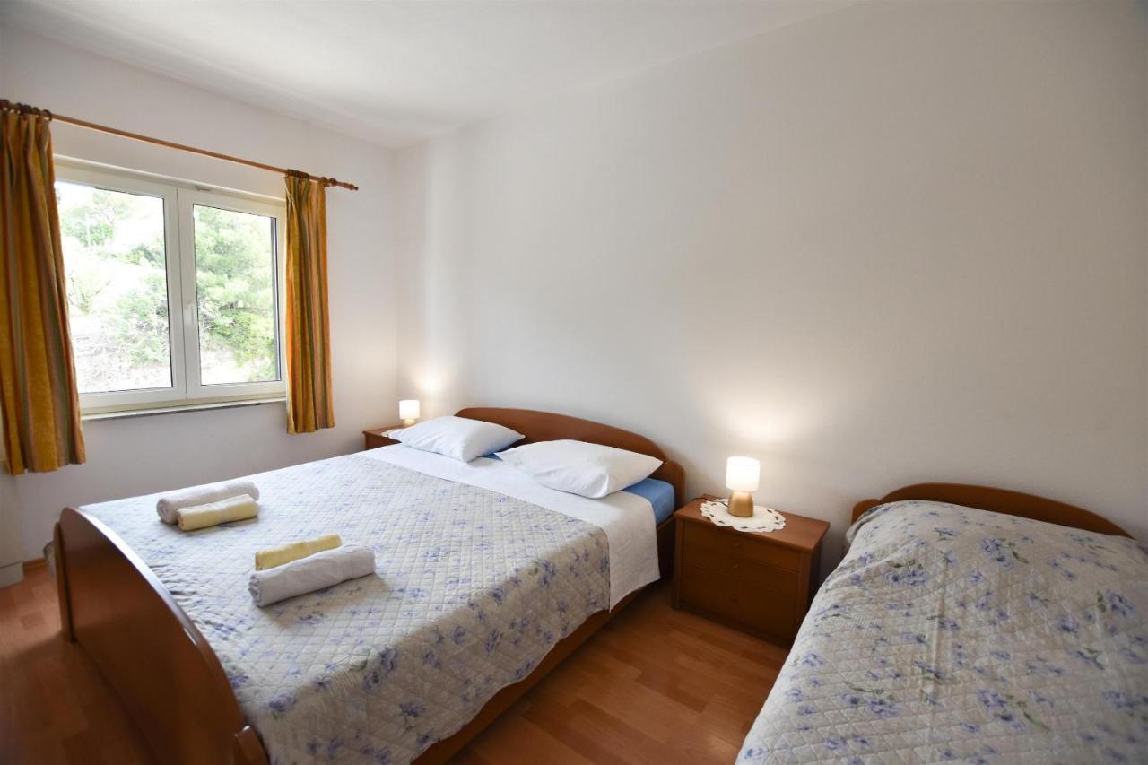 Apartments Karmen Примоштен Экстерьер фото
