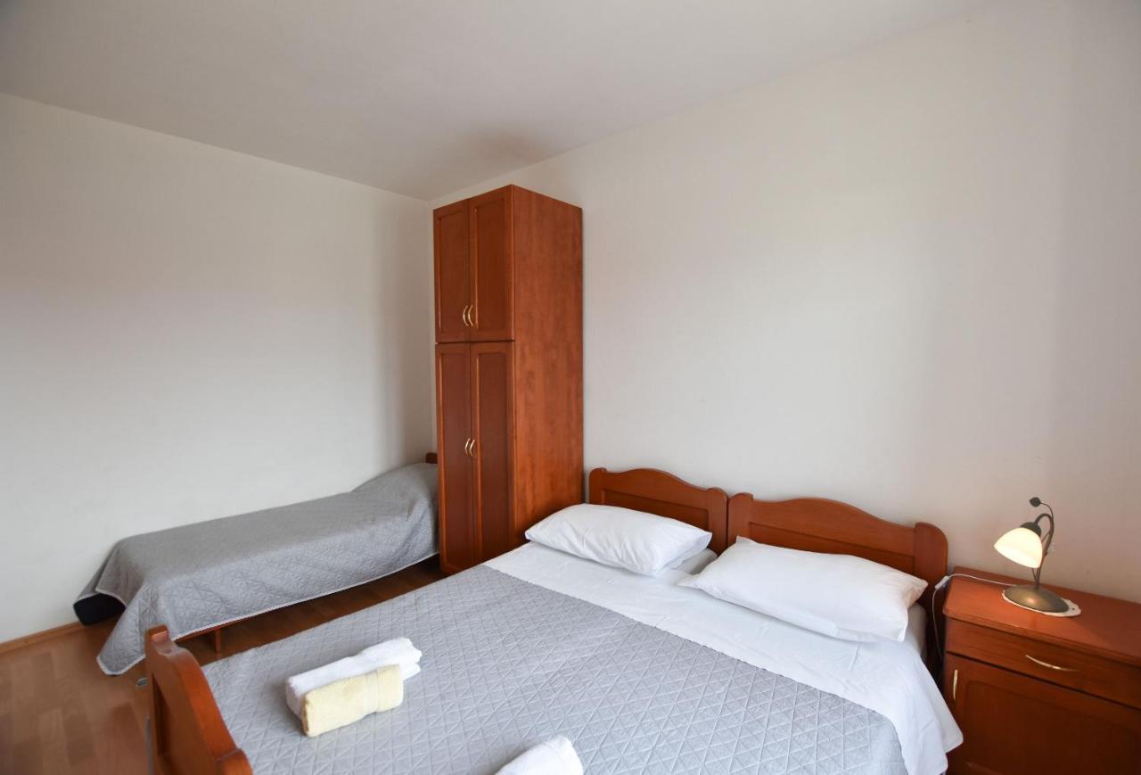 Apartments Karmen Примоштен Экстерьер фото